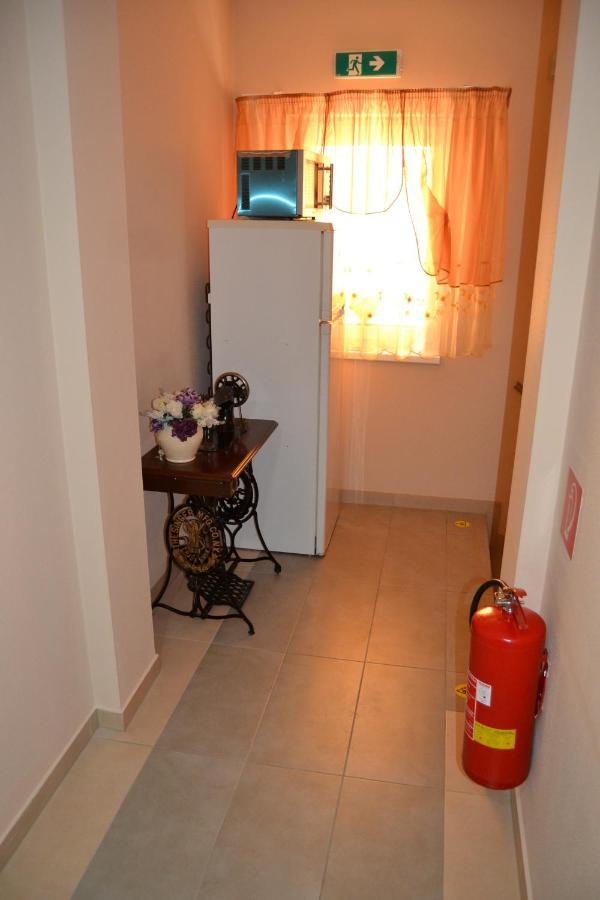Reštaurácia-penzión ALTANA Ludanice Esterno foto